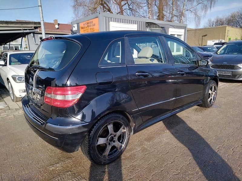 Gebraucht Mercedes B200 136 PS (100 kW) 2005 Schwarz Van / Kleinbus