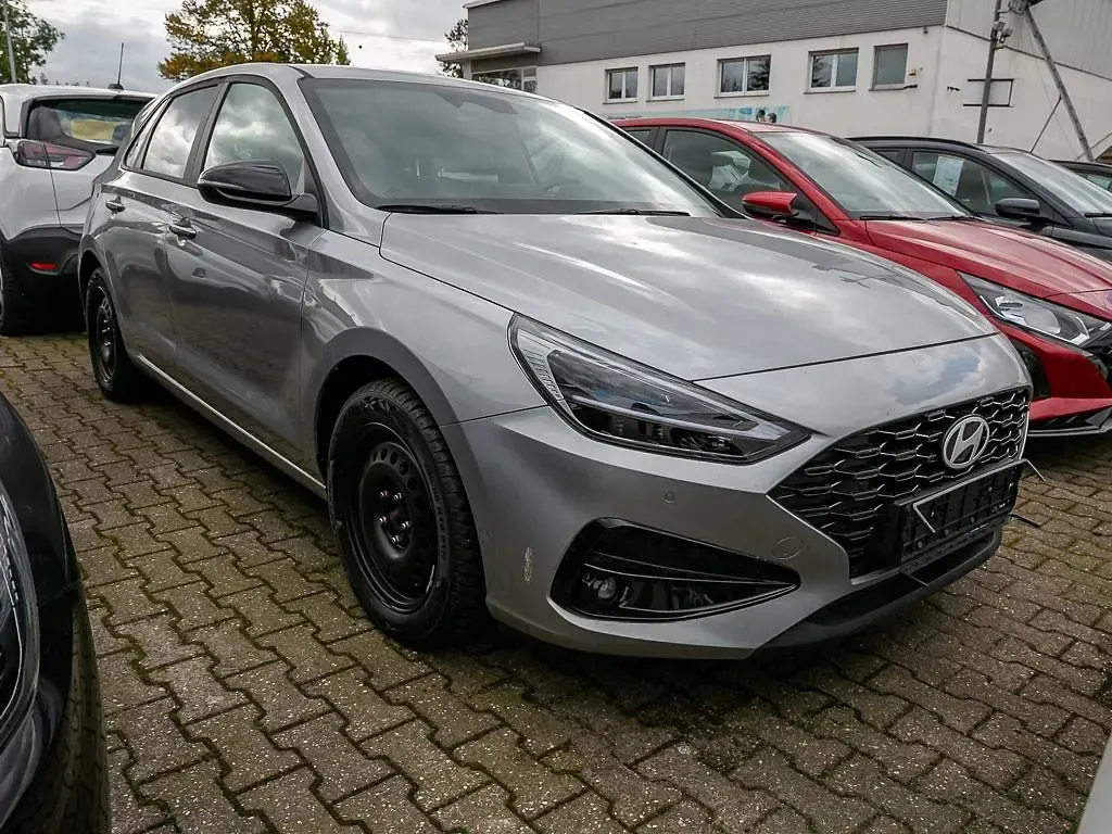 Usata Hyundai i30 Advantage 101 CV (74 kW) 2024 Argento Berlina