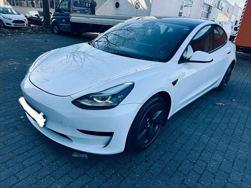 Gebraucht Tesla Model 3 Standard Range Plus 239 kW (325 PS) 2022 Weiß Limousine