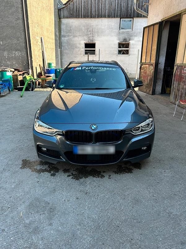 Gebraucht BMW 330 258 PS (189 kW) 2017 Grau Kombi