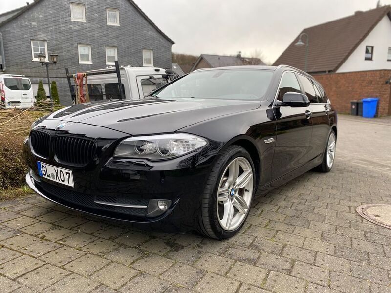 Schwarz Gebraucht 2011 BMW 530 M Sport Kombi | 17.530 € (Etwas zu teuer) - Bild 1/4