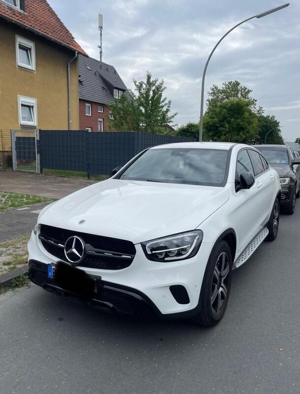 Weiß Gebraucht 2022 Mercedes 200 Coupé | 40.500 € (Superpreis) - Bild 1/4