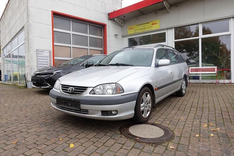 Silber Gebraucht 2001 Toyota Avensis Sol Kombi | 1.999 € (Etwas zu teuer) - Bild 1/4