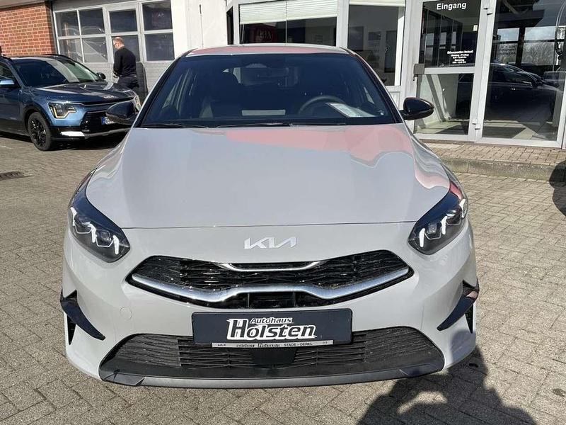 Neu Kia Ceed 101 PS (74 kW) 2025 (waf) wolf gray m Kleinwagen