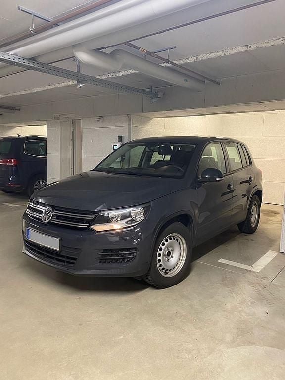 Grau Gebraucht 2015 VW Tiguan SUV | 8.950 € (Superpreis) - Bild 1/4