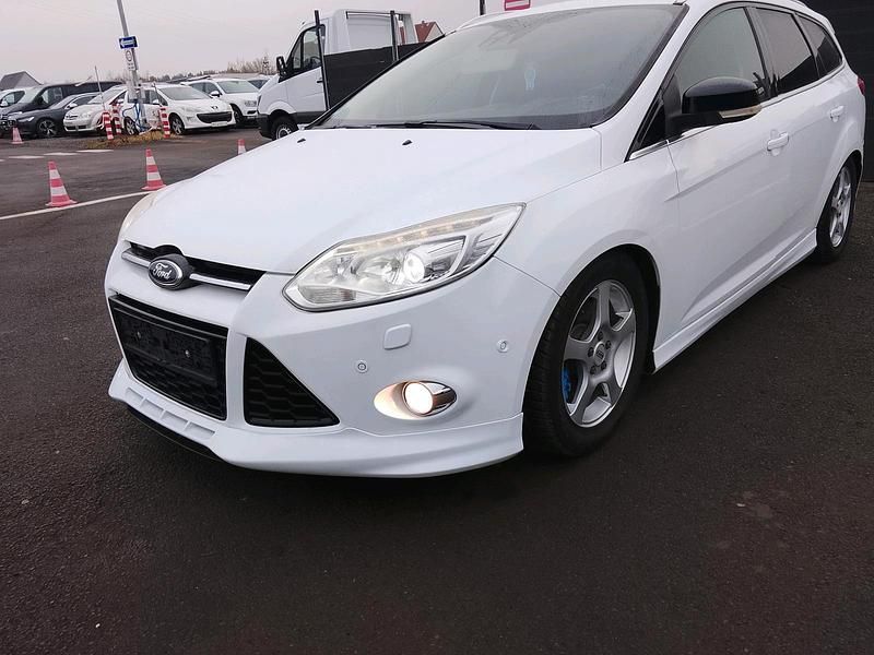 Gebraucht Ford Focus ST 183 PS (134 kW) 2012 Weiß Kombi
