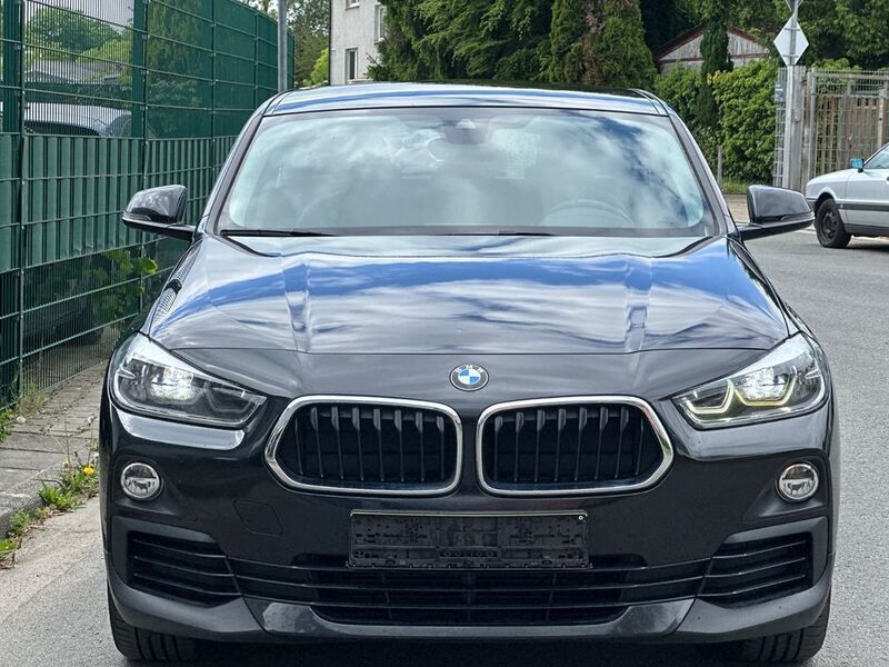 Schwarz Gebraucht 2018 BMW X2 Sport Line SUV | 13.699 € (Teuer) - Bild 1/4