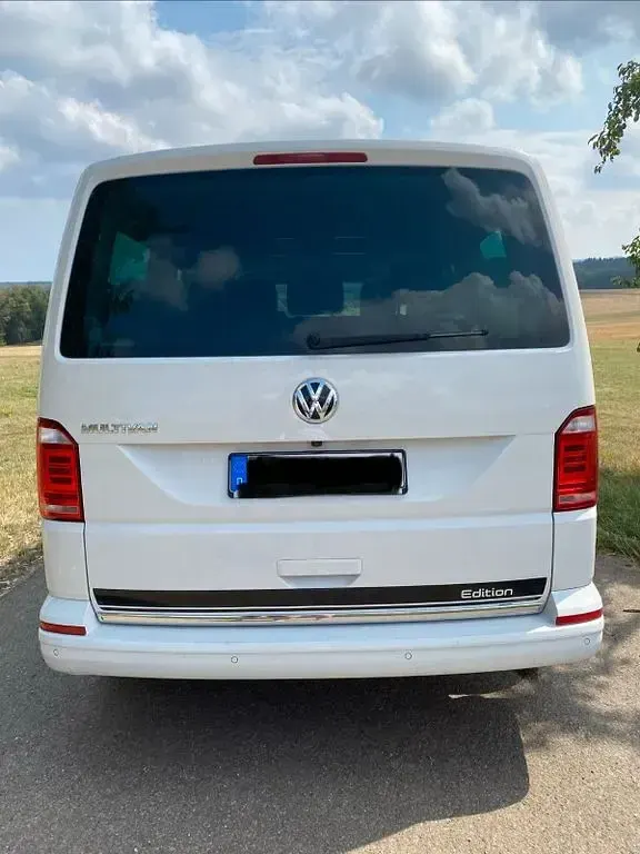 Gebraucht VW Multivan 199 PS (146 kW) 2019 Weiß Van / Kleinbus
