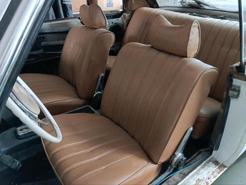 Gebraucht Mercedes W114 150 PS (110 kW) 1968 Weiß Coupé