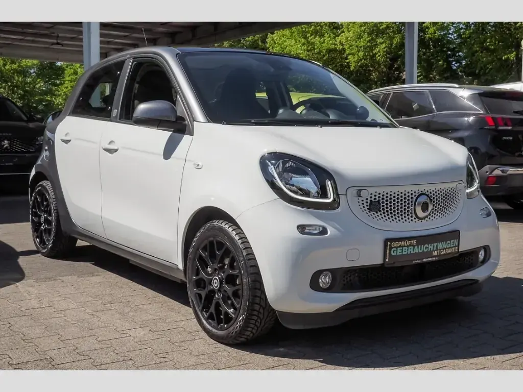 Gebraucht Smart ForFour Electric Drive 60 kW (82 PS) 2020 Weiß Kleinwagen