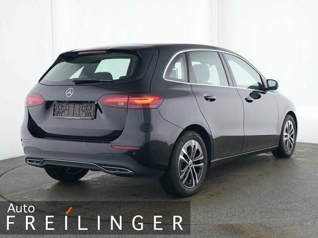 Gebraucht Mercedes B180 Progressive 116 PS (85 kW) 2024 Schwarz Van / Kleinbus