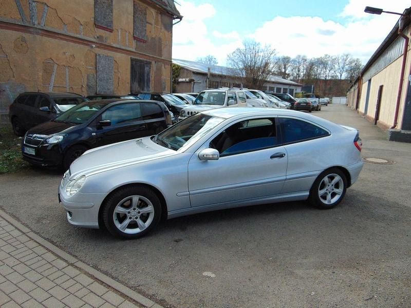 Gebraucht Mercedes C180 143 PS (105 kW) 2007 Silber Kleinwagen
