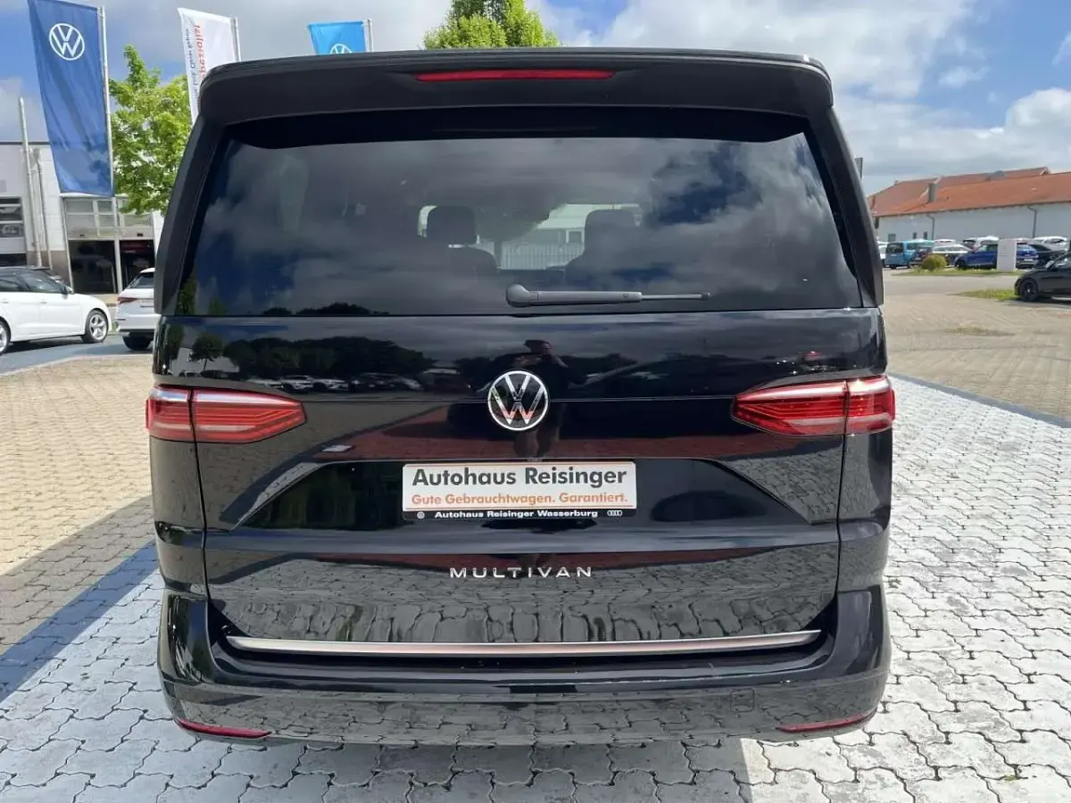 Używany VW T7 Style 150 KM (110 kW) 2025 Czarny Van