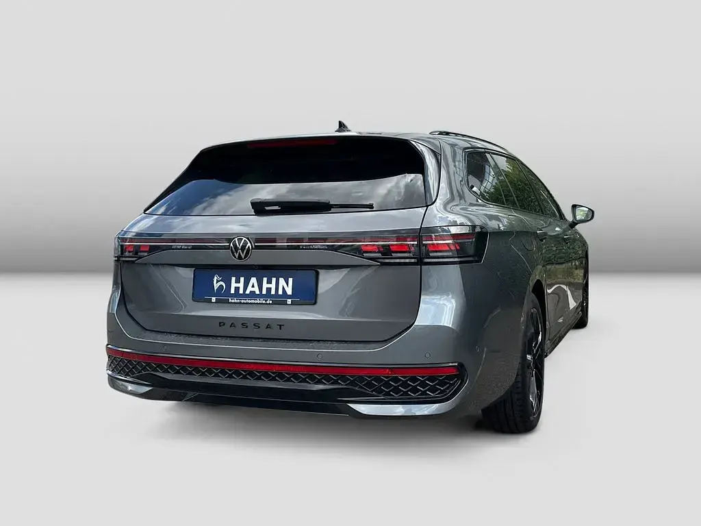 Gebraucht VW Passat Style 150 PS (110 kW) 2025 Diabasgrau metallic Kombi