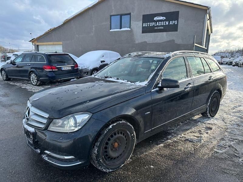 Schwarz Gebraucht 2011 Mercedes C220 Avantgarde Limousine | 4.000 € (Fairer Preis) - Bild 1/4