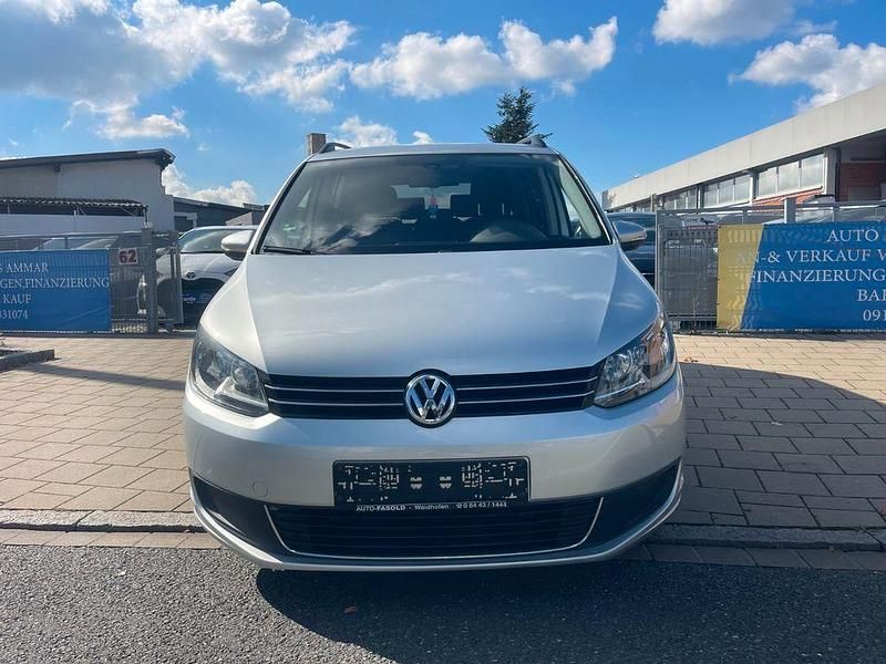 Silber Gebraucht 2013 VW Touran Comfortline Van / Kleinbus | 8.599 € (Fairer Preis) - Bild 1/4