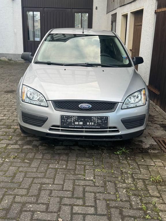 Usata Ford Focus 101 CV (74 kW) 2006 Argento Berlina