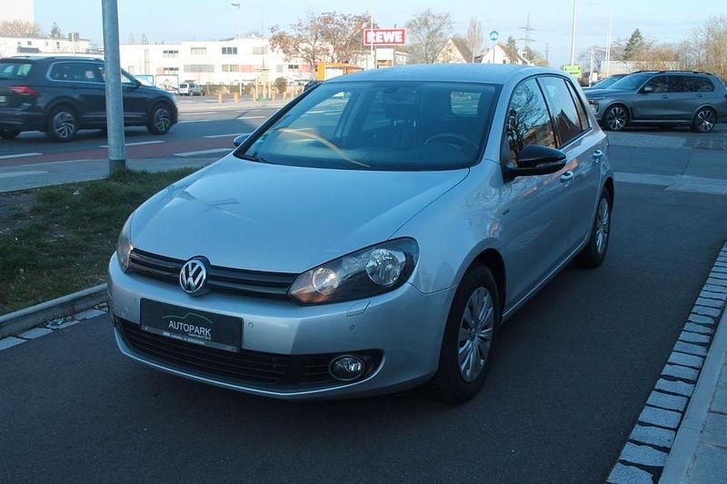 Silber Gebraucht 2012 VW Golf Match Limousine | 5.900 € (Fairer Preis) - Bild 1/4