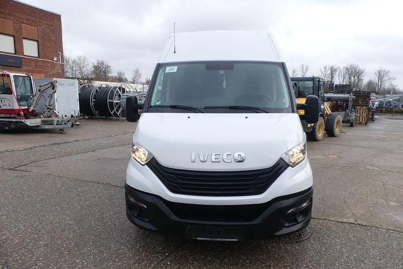 Gebraucht Iveco Daily 156 PS (114 kW) 2022 Weiß Van / Kleinbus