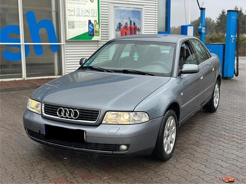 Grau Gebraucht 1999 Audi A4 Limousine | 800 € (Superpreis) - Bild 1/4