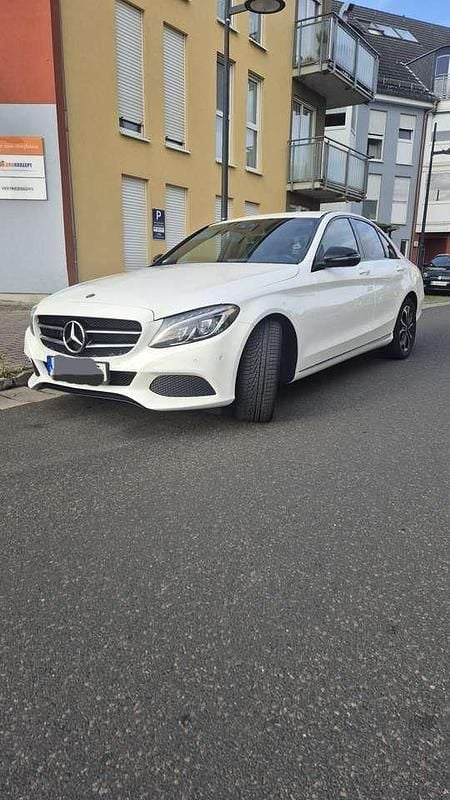 Weiß Gebraucht 2017 Mercedes C220 Exclusive Limousine | 20.750 € (Teuer) - Bild 1/4