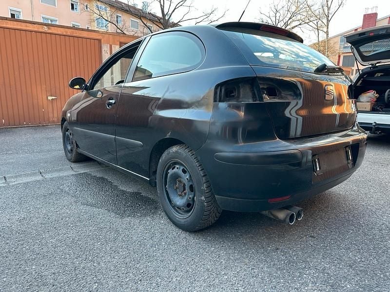 Gebraucht Seat Ibiza 74 PS (54 kW) 2004 Schwarz Kleinwagen