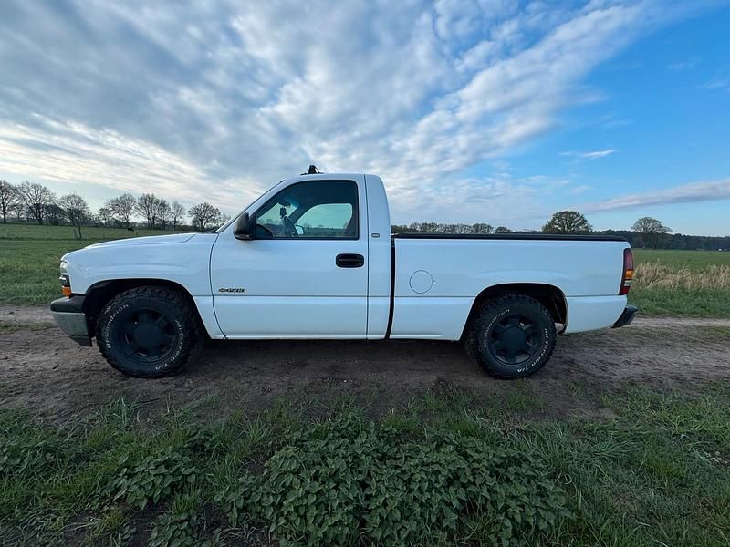 Weiß Gebraucht 2005 Chevrolet Silverado SUV | 8.000 € - Bild 1/4