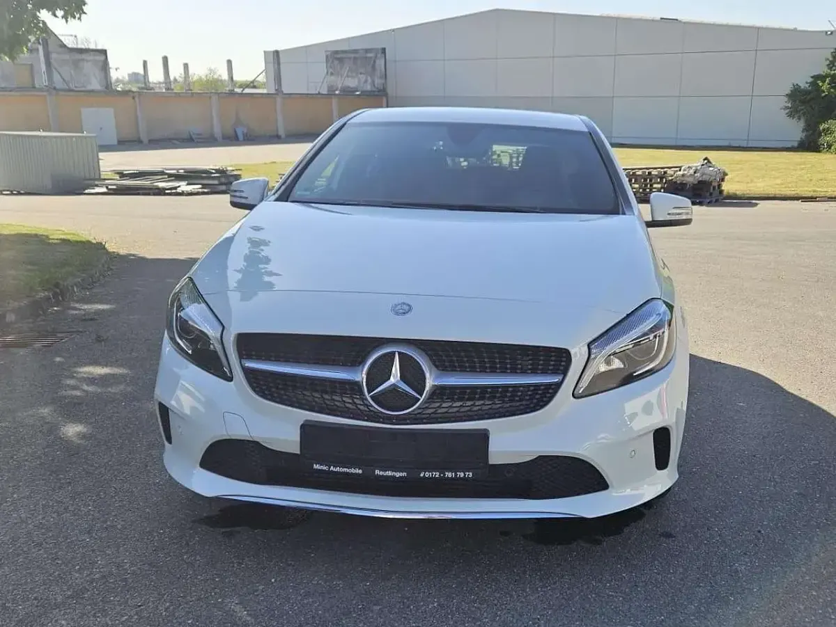 Second-hand Mercedes A200 156 CP (114 kW) 2016 Alb Hatchback