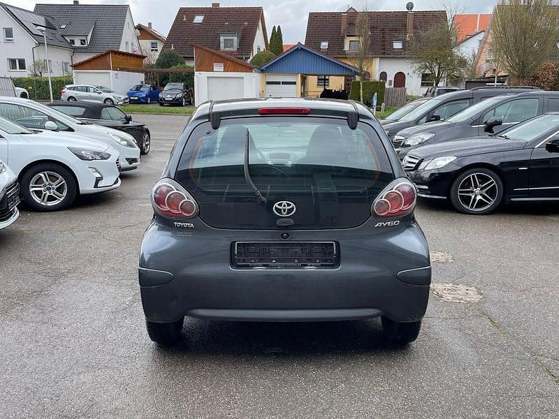 Gebraucht Toyota Aygo Cool 68 PS (50 kW) 2010 Grau Kleinwagen