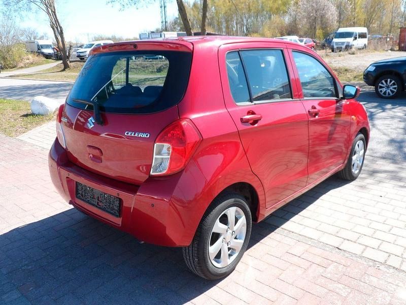 Second-hand Suzuki Celerio Basic 68 CP (50 kW) 2017 Roșu Hatchback