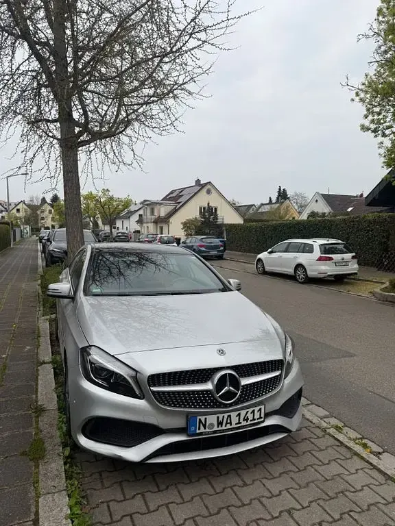 Second-hand Mercedes A220 184 CP (135 kW) 2017 Argintiu Berlinǎ
