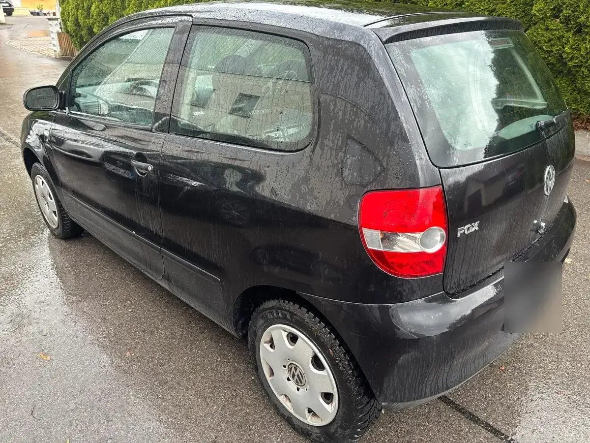 Gebraucht VW Fox 54 PS (39 kW) 2006 Schwarz Kleinwagen