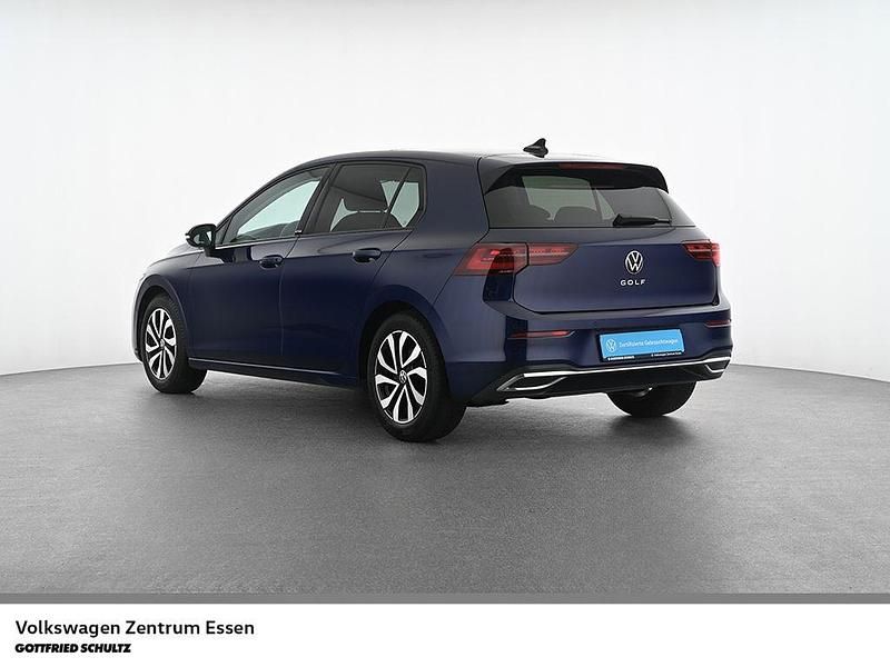Gebraucht VW Golf VIII Active 150 PS (110 kW) 2022 Blau Limousine