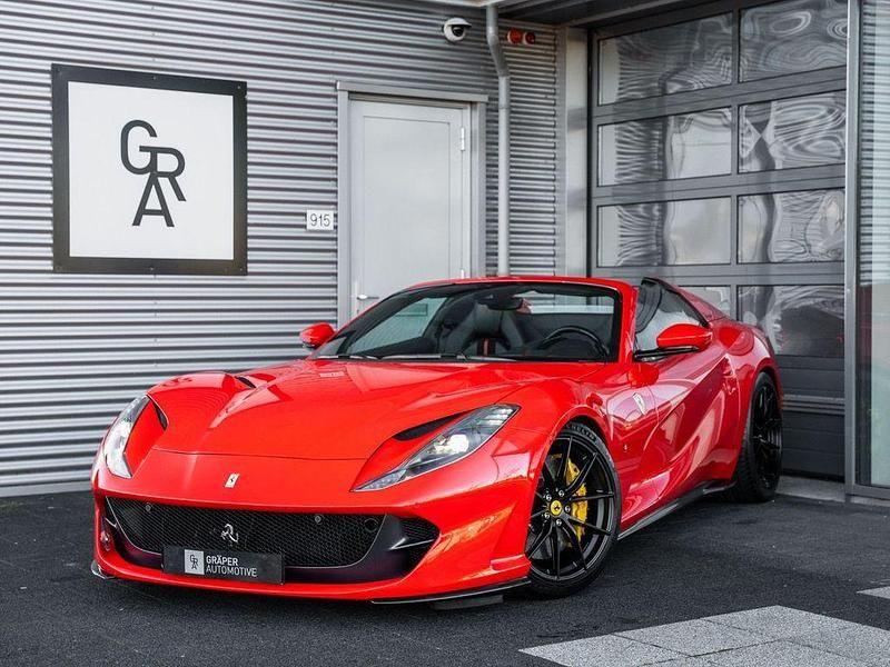 Rot Gebraucht 2020 Ferrari 812 Cabrio | 425.000 € (Fairer Preis) - Bild 1/4