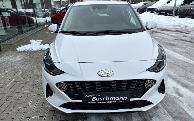 Gebraucht Hyundai i10 Edition 30 67 PS (49 kW) 2021 Polar white uni Kleinwagen