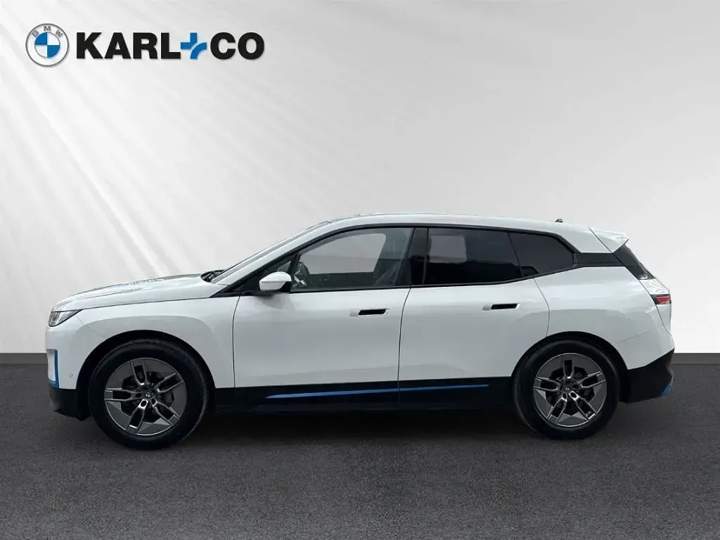 Gebraucht BMW iX 239 kW (326 PS) 2022 Alpinweiss uni SUV