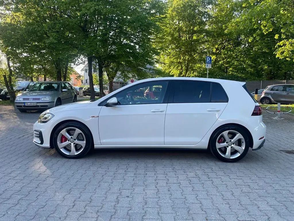 Gebraucht VW Golf VII GTI 245 PS (180 kW) 2020 Weiß Limousine