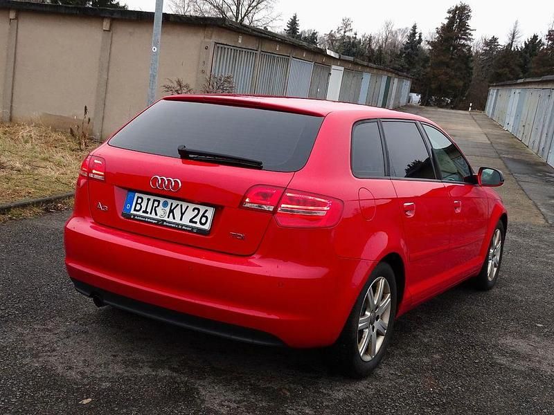 Gebraucht Audi A3 Ambiente 140 PS (102 kW) 2012 Rot Kleinwagen