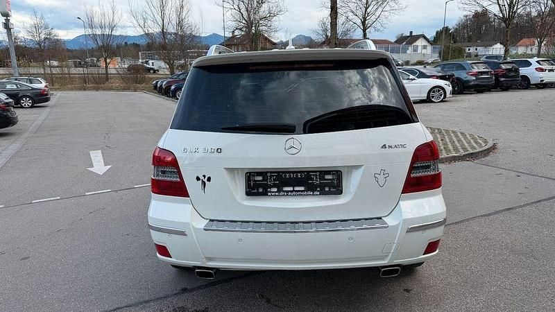 Gebraucht Mercedes GLK300 Sport 231 PS (169 kW) 2010 Weiß (calcitweiss  unilack) SUV