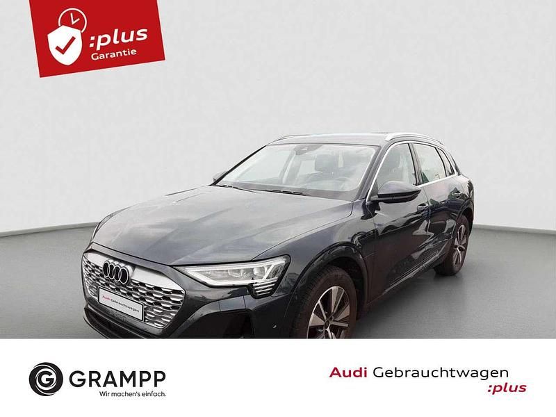 Manhattangrau metallic Gebraucht 2024 Audi Q8 e-tron Advanced Plus SUV | 66.490 € (Etwas zu teuer) - Bild 1/2