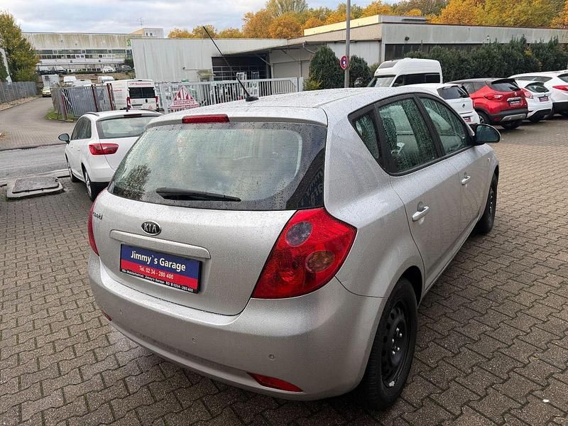 Gebraucht Kia Ceed EX 122 PS (89 kW) 2007 Silber Kleinwagen