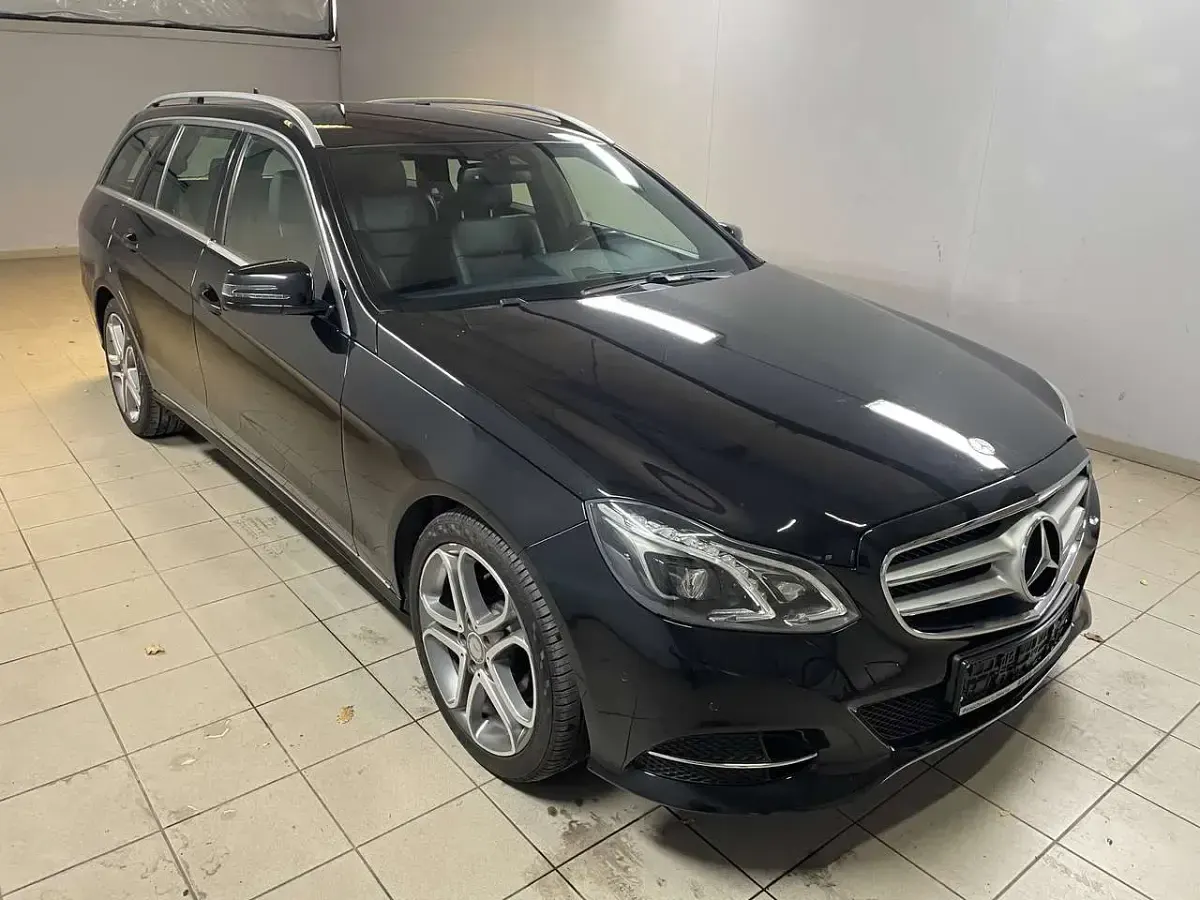 Gebraucht Mercedes E250 204 PS (150 kW) 2016 Obsidianschwarz  metalliclack Kombi