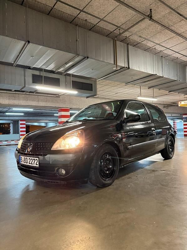 Schwarz Gebraucht 2004 Renault Clio II Kleinwagen | 699 € - Bild 1/4