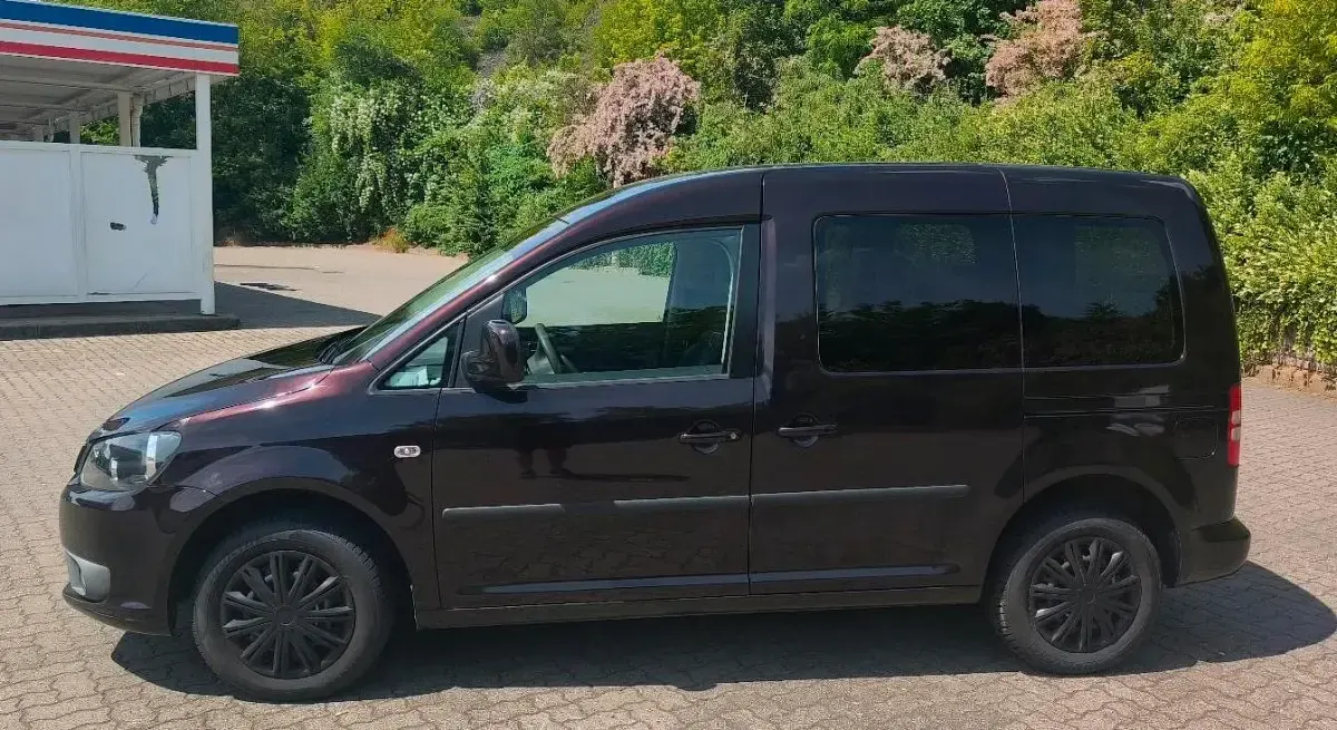 Gebraucht VW Caddy 140 PS (102 kW) 2011 Violet Van / Kleinbus