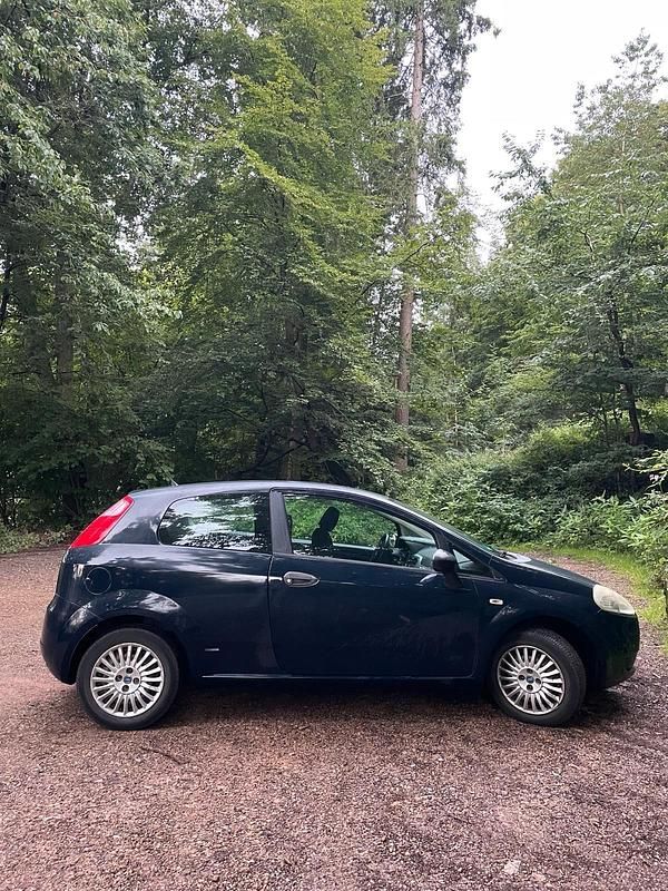 Blau Gebraucht 2006 Fiat Grande Punto Kleinwagen | 2.000 € (Fairer Preis) - Bild 1/4
