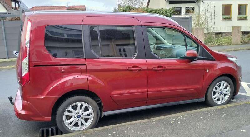 Braun Gebraucht 2019 Ford Tourneo Connect Van / Kleinbus | 12.800 € (Fairer Preis) - Bild 1/4