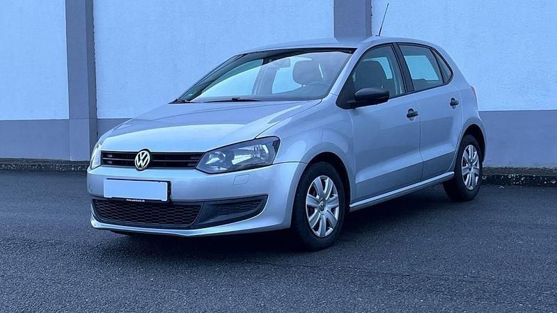 Silber Gebraucht 2009 VW Polo Trendline Limousine | 4.499 € (Fairer Preis) - Bild 1/4