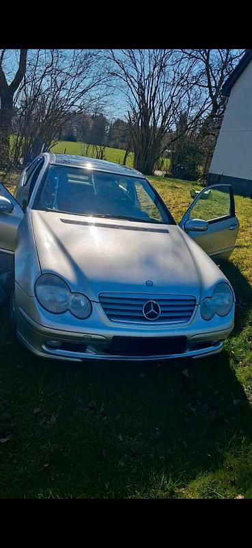Second-hand Mercedes C200 163 CP (119 kW) 2002 Gri Berlinǎ