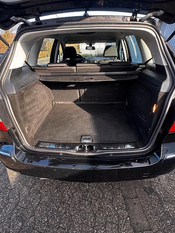 Gebraucht Mercedes B180 116 PS (85 kW) 2010 Schwarz Van / Kleinbus