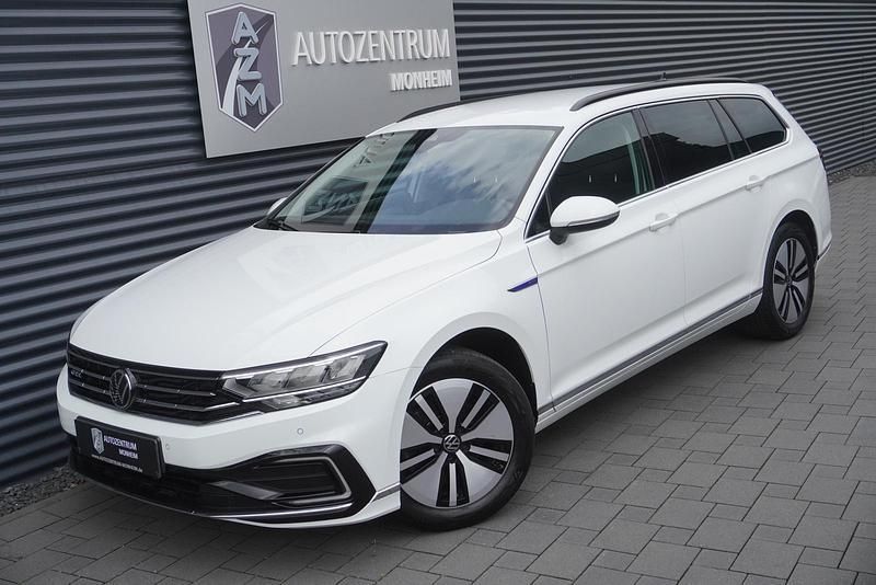 Sonderlackierung purewhite Gebraucht 2021 VW Passat GTE Kombi | 22.990 € (Guter Preis) - Bild 1/4